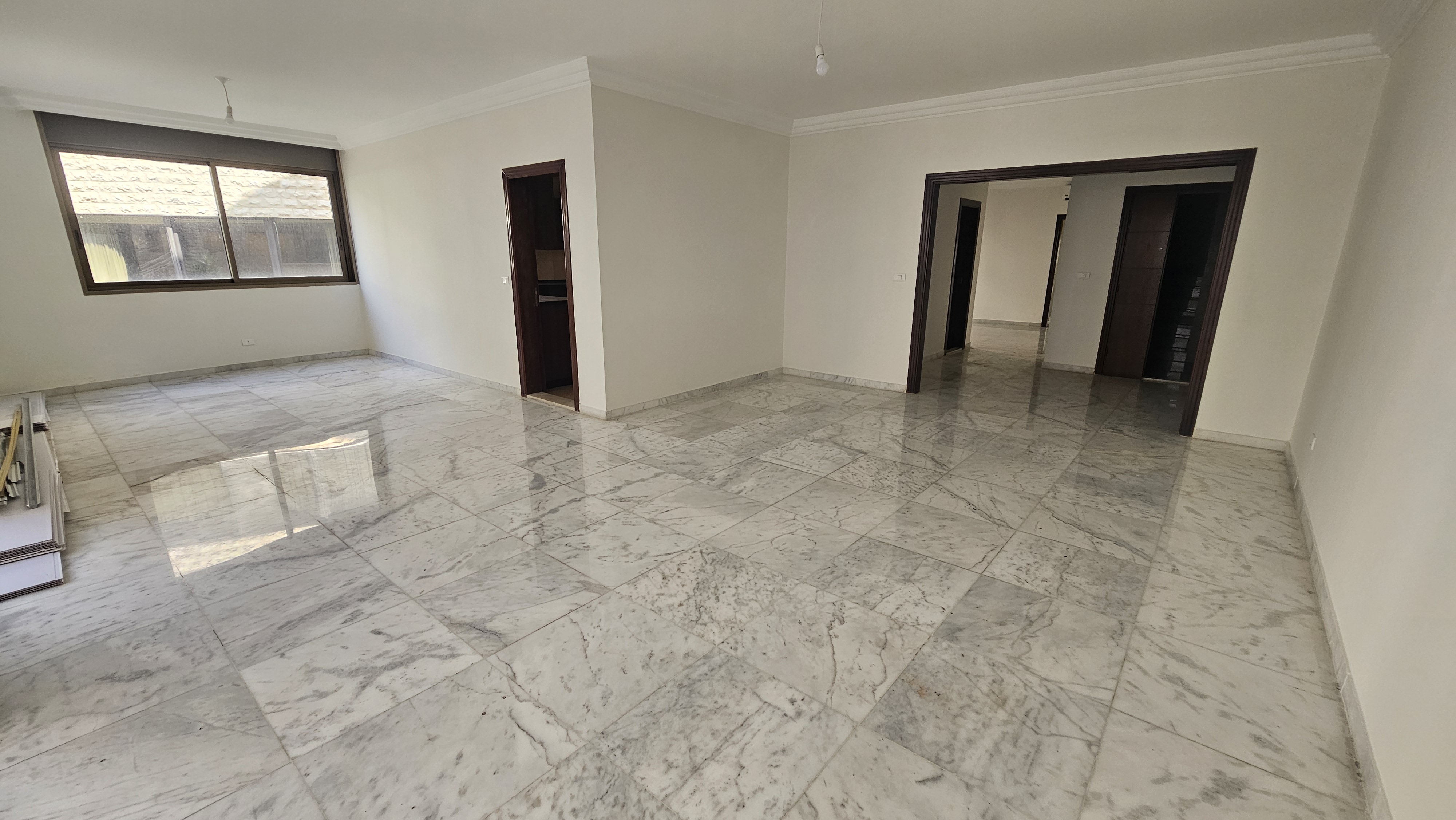 Brand-New Residence with Private Terrace – Hazmieh| شقة جديدة كلياً مع تراس للبيع – الحازمية