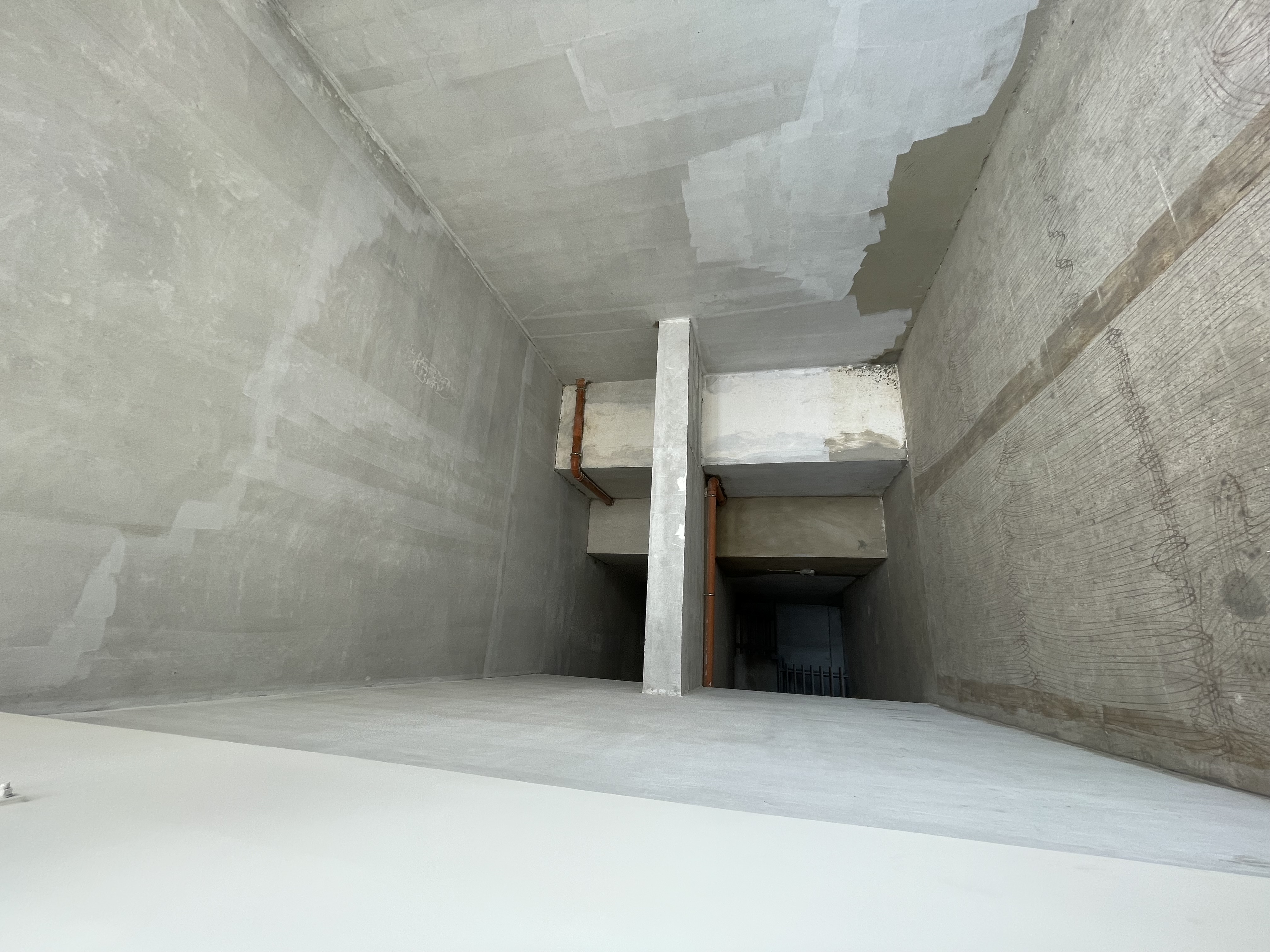 Prime Shop for Rent in Naccache: 3-Floor 129 sqm Commercial Space Near Highway | محل تجاري مميز للإيجار في النقاش: مساحة ١٢٩ م٢ من ٣ طوابق بالقرب من الأوتوستراد