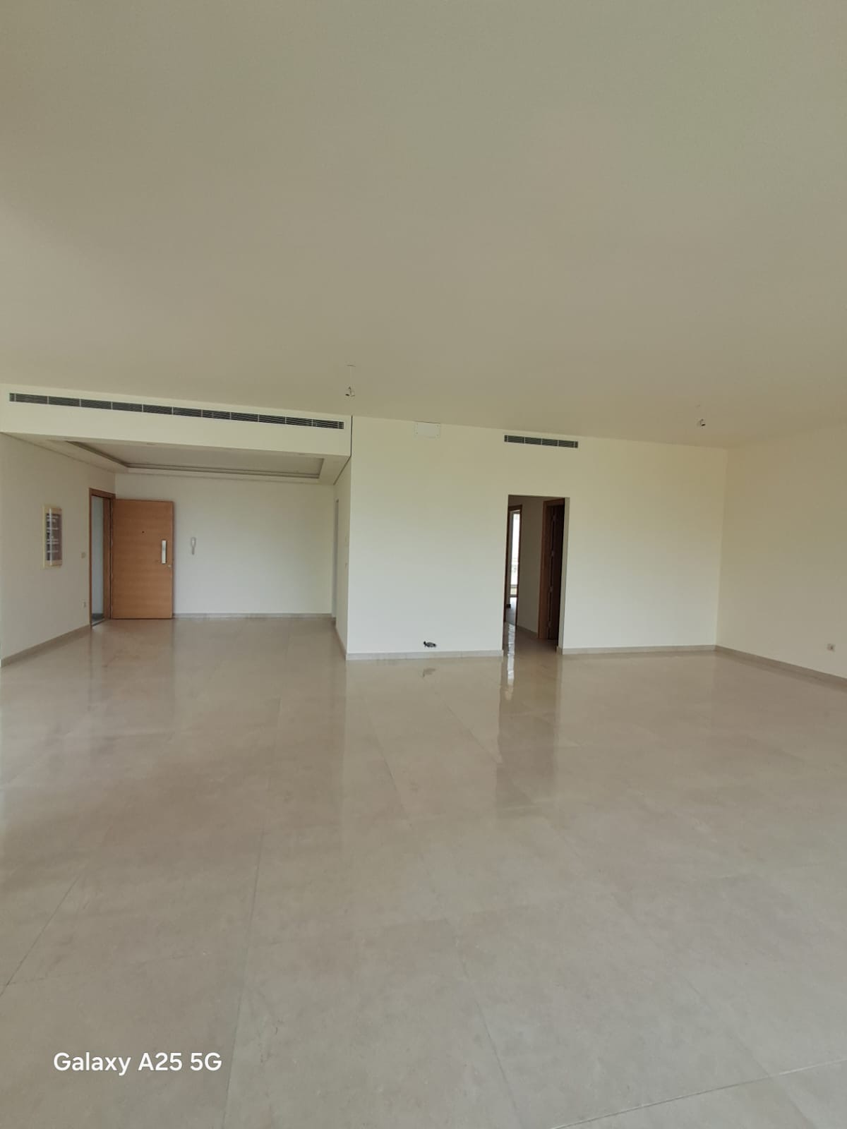 Prestigious Apartment in Baabda: 270 sqm 3BR Ground-Floor Layout at Beirut East Gate – For Rent  | شقة مرموقة في بعبدا: مساحة ٢٧٠ م٢، ٣ غرف نوم طابق أرضي في "بيروت إيست غيت" – للإيجار