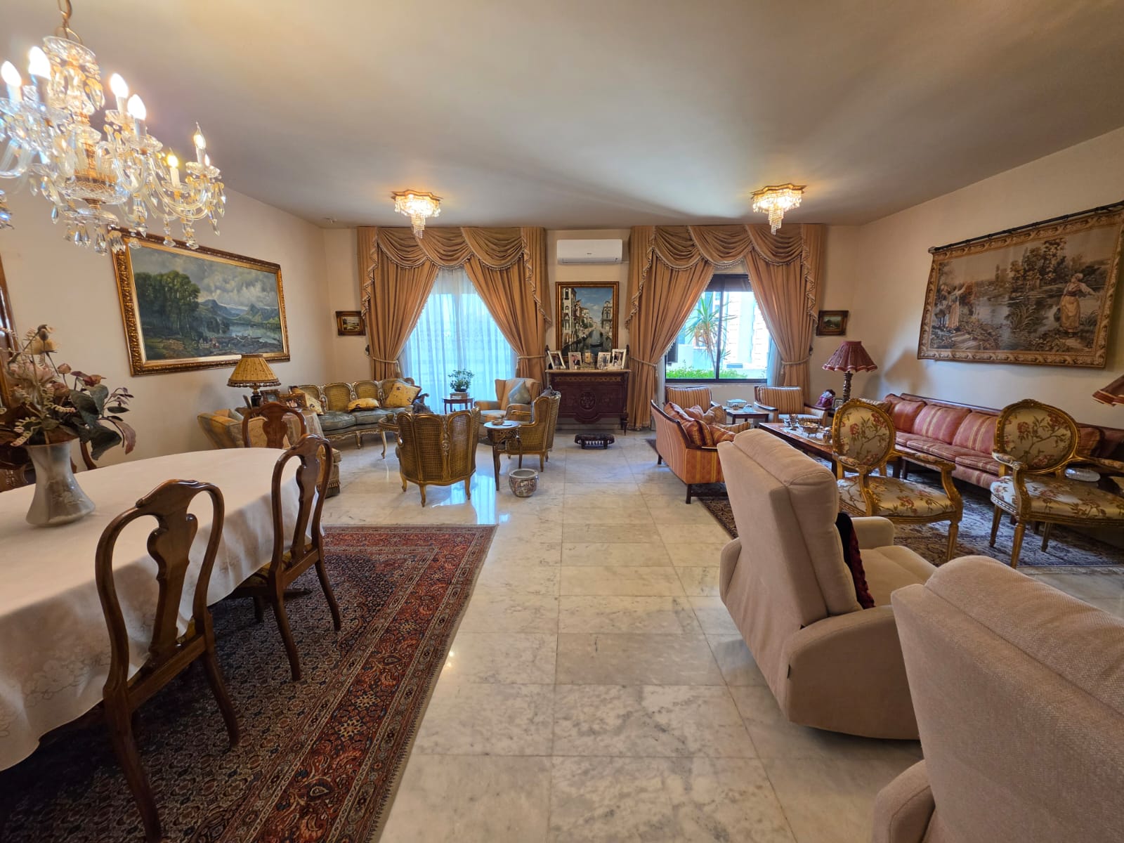 Apartment for Sale in Bliss Street, Beirut - شقة للبيع في شارع بلديس، بيروت — apartment for sale in Beirut