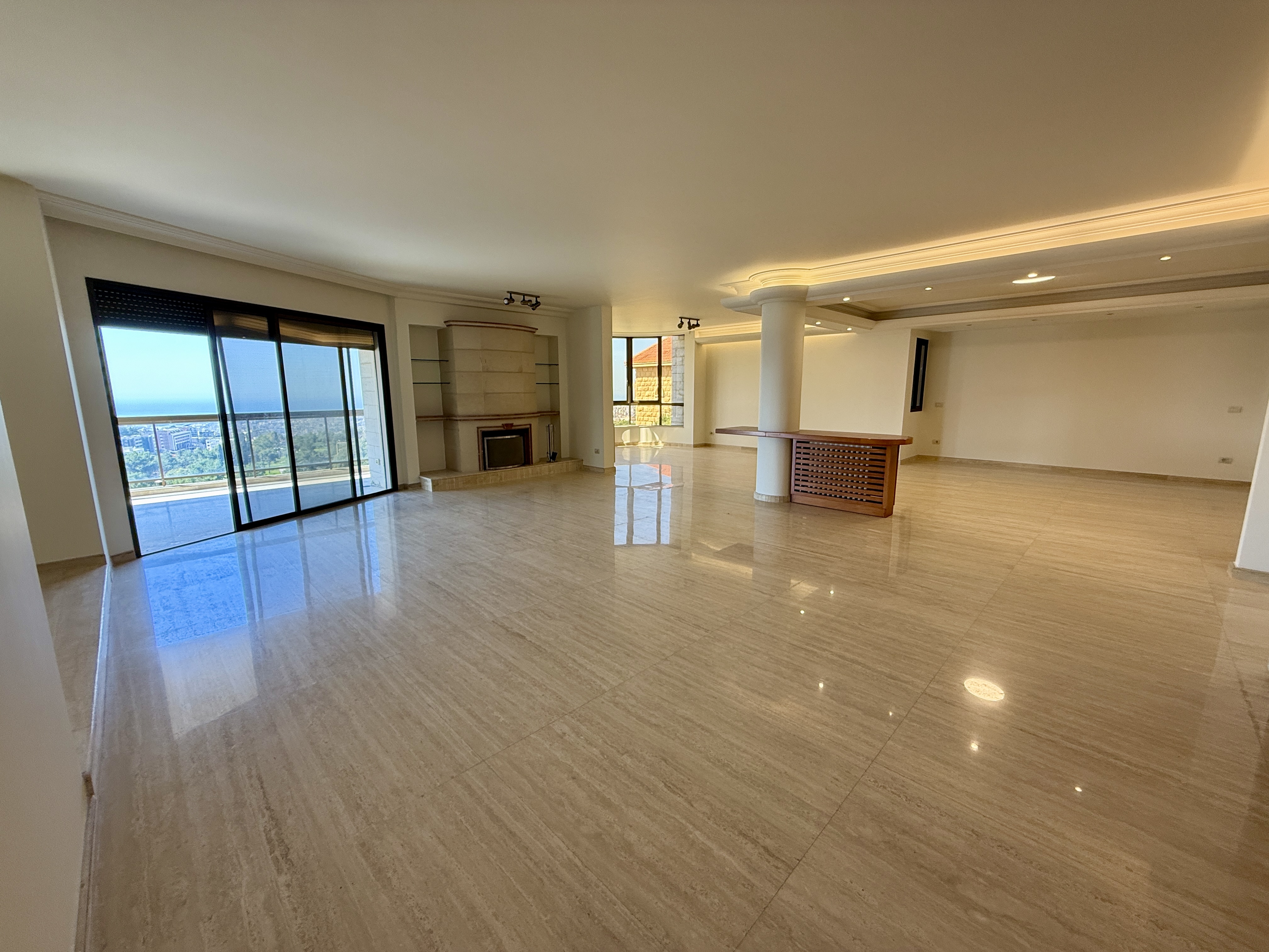 Rent Palatial 450 sqm Luxury Residence – Yarzeh | شقة ملكية فخمة للإيجار بمساحة ٤٥٠ م٢ – اليرزة