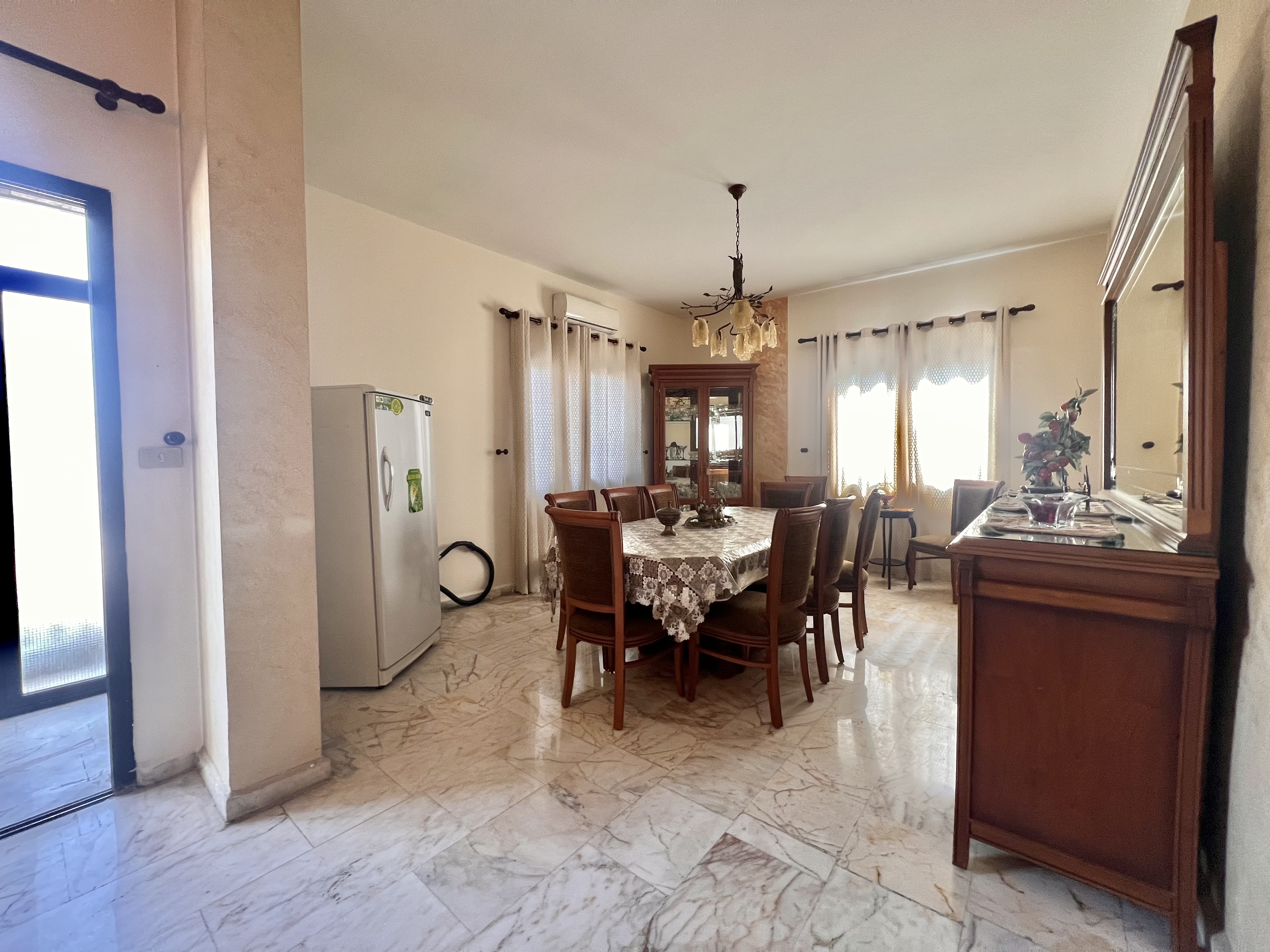 Modern 3Br apartment in Hay el American