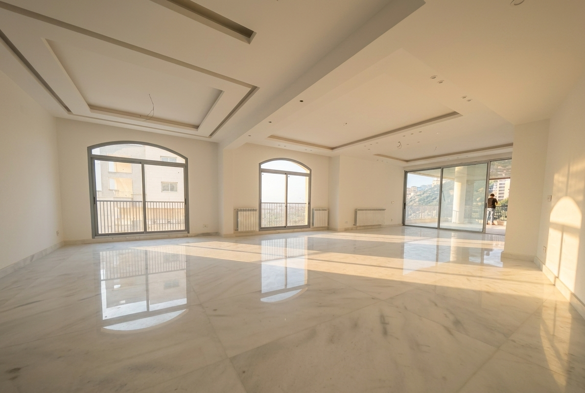 Luxury Apartment with 220 sqm Terrace & Mountain Views – Monteverdi |  شقة فاخرة للبيع مع تراس ٢٢٠ م وإطلالة جبلية – مونتي فيردي